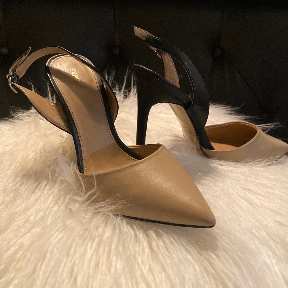 Express heel shoes